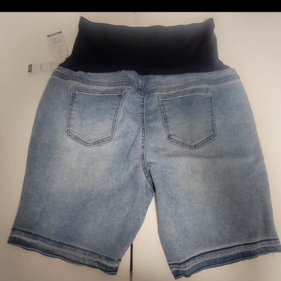 Time And Tru Women's Maternity Bermuda Shorts Light New size Small - Picture 5 of 7